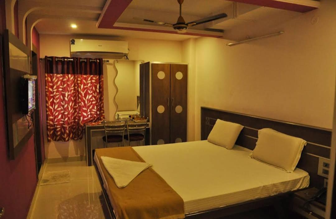 Padmavathi Family Guest House Visakhapatnam Exterior foto